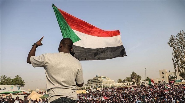 نائب رئيس حركة سودانية متمردة وأمينها العام يصلان الخرطوم