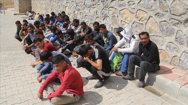 تركيا توقف 40 مهاجراً غير شرعي شرق البلاد 