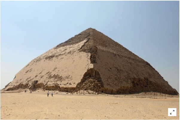  مصر تفتح الهرم المنحني للملك سنفرو في دهشور للزائرين