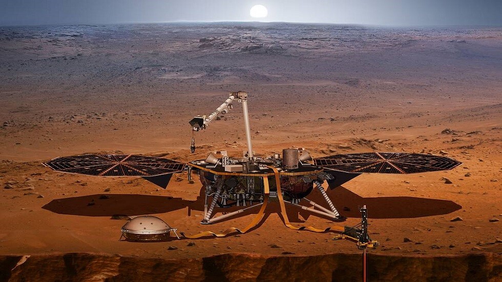 خبراء «ناسا» يحاولون سحب آلة حفر من تربة المريخ