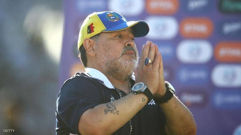 مارادونا يعرض تخفيض راتبه لتجاوز أزمة "كورونا" 