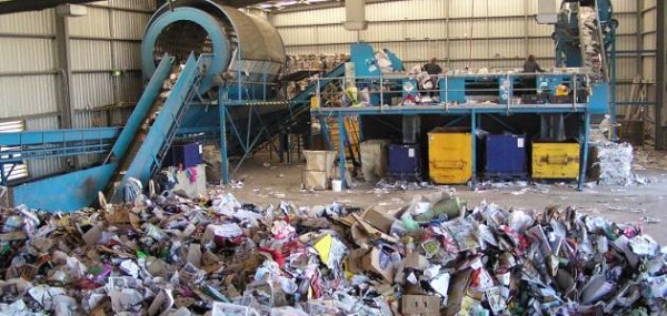 النفايات كنوز لكثير من  البلاد .. قرية إندونيسية تتعيش من تدوير النفايات