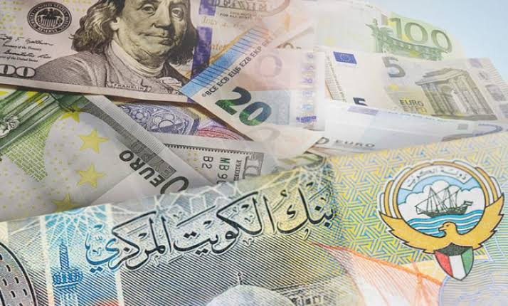 «الدولار» يستقر عند 0.307 دينار.. و«اليورو» يرتفع إلى 0.356 دينار