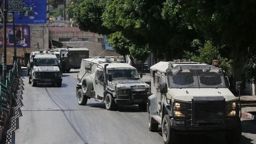 بينهم أسرى محررون وصحفي.. إسرائيل تعتقل 25 فلسطينيا بالضفة