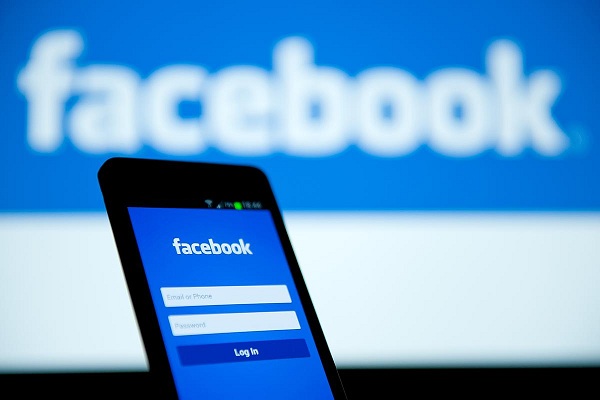 "فيسبوك": نتصدى لـ 200 منظمة عنصرية حول العالم 