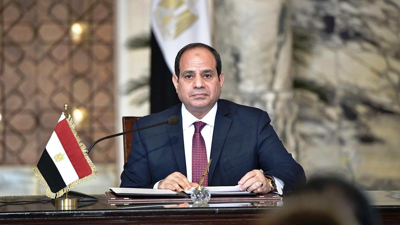 الرئيس المصري يصدر قرارا بتمديد حالة الطوارئ لثلاثة أشهر