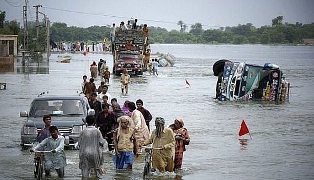 مقتل 34 شخصا جراء الفيضانات والامطار الغزيرة شمالي باكستان 