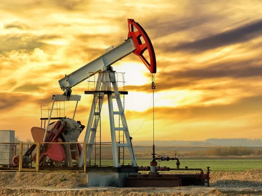  النفط يتراجع وسط ترقب بيانات التضخم في أمريكا ومخاوف الطلب
