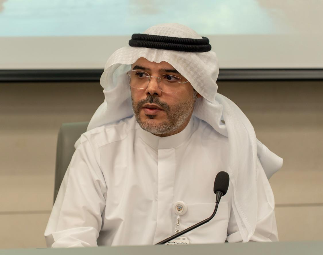 العجمي: بدء المقابلات الشخصية لـ 147 مواطناً ومواطنة للتعيين في الوظائف الاشرافية بالتعاونيات 15 أبريل